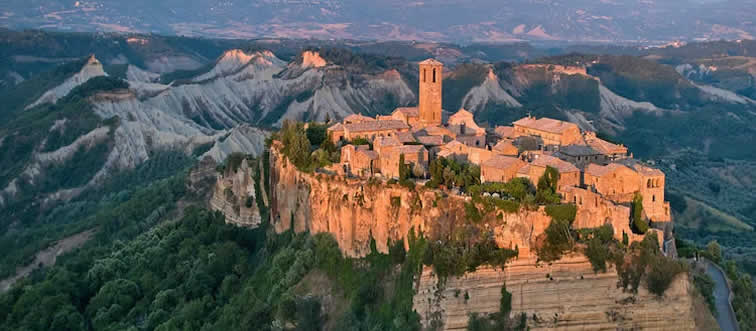 Let's serve up a gorgeous view: which classic Italian hill town is perched right here?