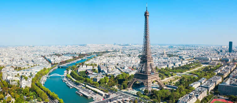 Let's serve up a classic: this legendary landmark stands in which country?